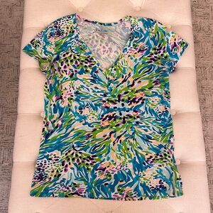 Lilly Pulitzer t shirt. Excellent condition. Size M